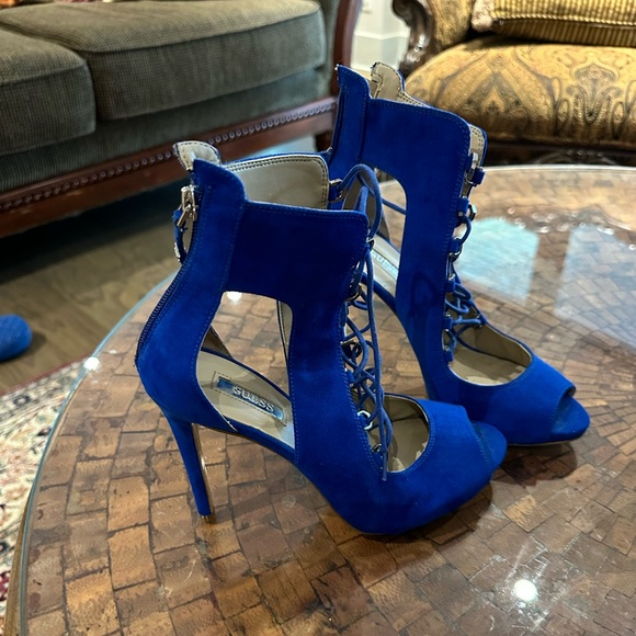 GUESS heels - Picture 1 of 3